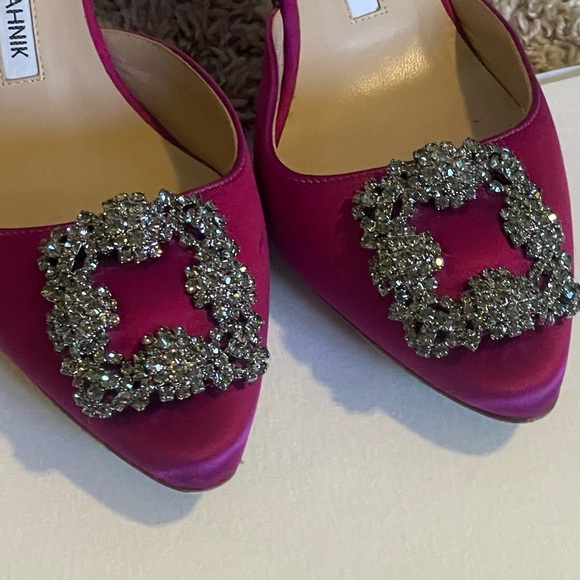 MANOLO BLAHNIK HANGISI SLINGBACKS sz 38 Dark Fuchsia Auth. Dustbags Included! - Picture 7 of 15
